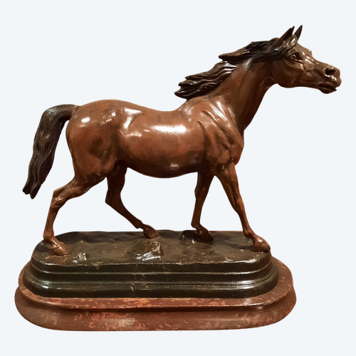 Sculpture en régule d’époque XIXème siècle représentant un cheval, signé J. Moigniez.