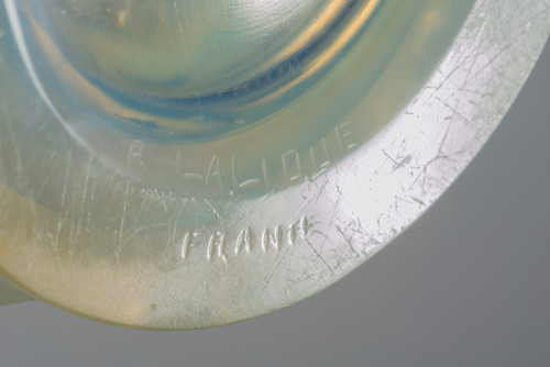 Discover the Magnificent PINSONS Vase by René Lalique 
