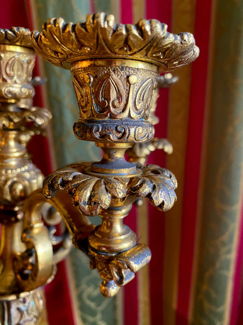  Beautiful solid bronze candlestick in Louis XV style from the N. III period gilded with mercury with 6 branches