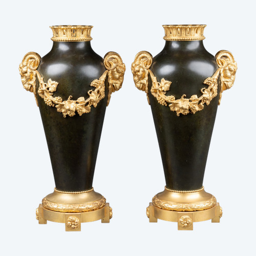Paar neoklassizistische Vasen aus Bronze und vergoldeter Bronze, Ende des 19./Anfang des 20. Jahrhunderts 