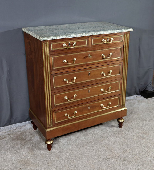 Petite commode en acajou de style Louis XVI 