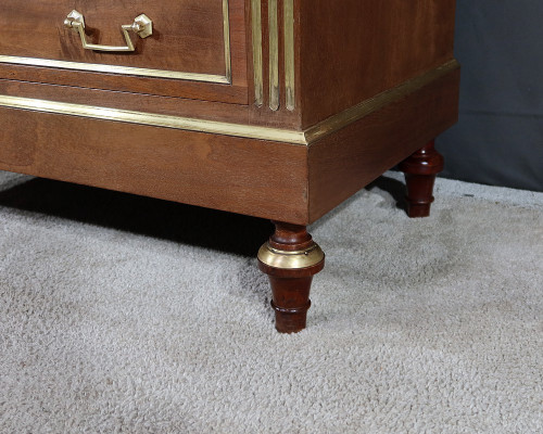 Petite commode en acajou de style Louis XVI 