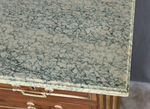 Petite commode en acajou de style Louis XVI 