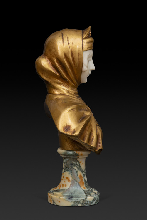 Busto in alabastro e bronzo dorato "GIOVANNA D'ARCO" (inizio del XX secolo) di G. VAN VAERENBERGH: