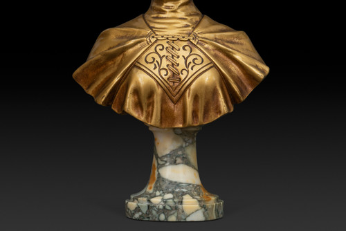 Busto in alabastro e bronzo dorato "GIOVANNA D'ARCO" (inizio del XX secolo) di G. VAN VAERENBERGH: