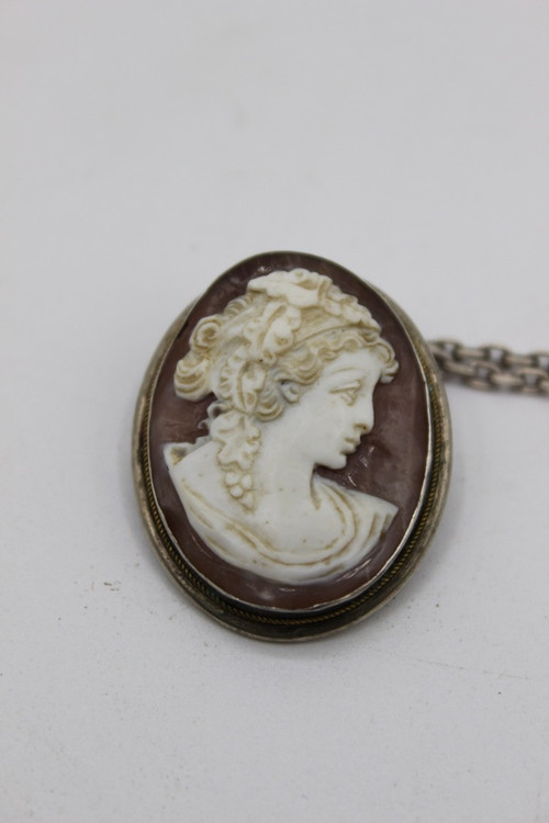 Spilla con cammeo con montatura in argento, 1900 circa