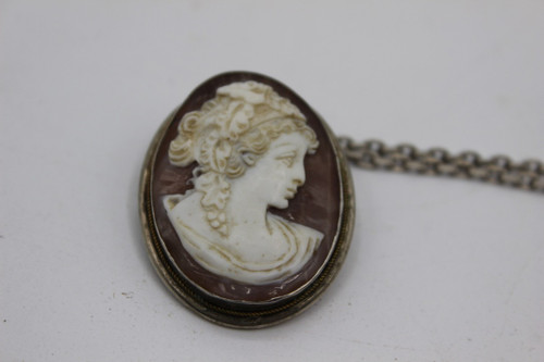 Spilla con cammeo con montatura in argento, 1900 circa