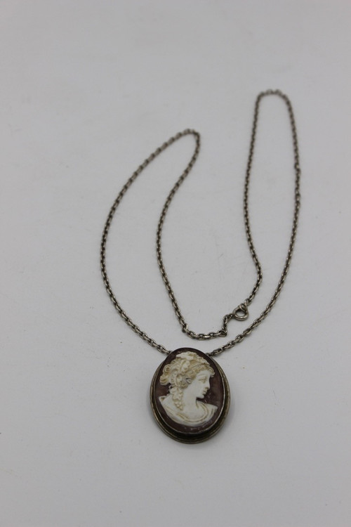 Spilla con cammeo con montatura in argento, 1900 circa