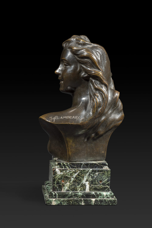 Il Busto di giovane donna con i seni scoperti di Jef Lambeaux (1852-1908):