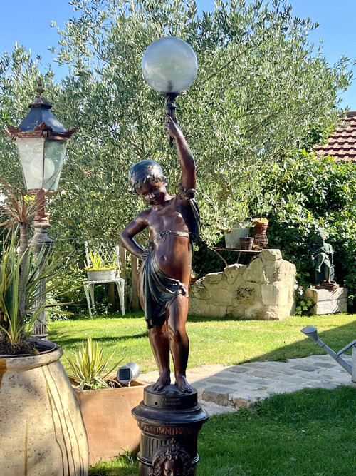 ANTOINE DURENNE 1822-1895 / PORTE TORCHERE CHERUBIN EN FONTE PATINÉE POLYCHROME