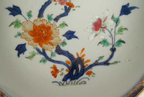 Coppia Piatti Cavi in Porcellana Cina Imari Fiori Peonie Qianlong XVIII Secolo