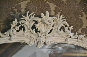 Grand miroir de style Louis XV rocaille