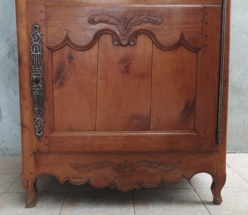 Vandeen Cabinet Man Standing Luigi XV in ciliegio