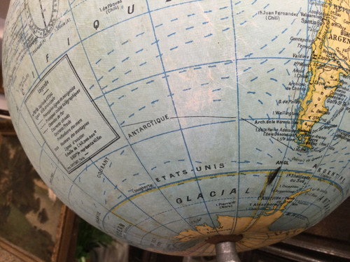 Globe terrestre année 40