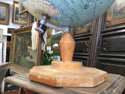 Globe terrestre année 40