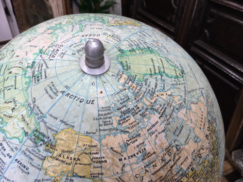 Globe terrestre année 40