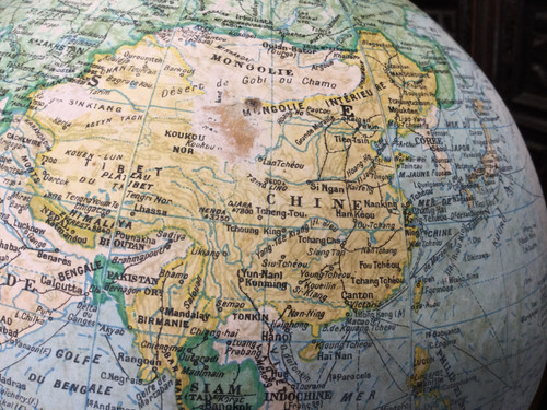 Globe terrestre année 40