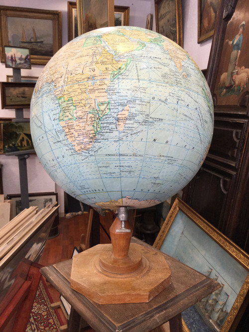 Globe terrestre année 40