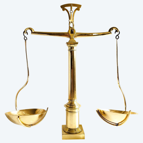 Petite balance en bronze et laiton 