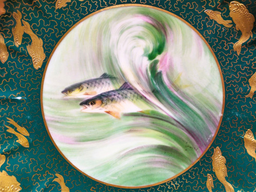 Piatto in porcellana di Limoges con decoro pesci dipinto a mano 
