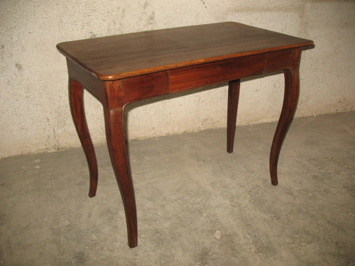Table à écrire bureau époque 18ème Louis XV en noyer blond avec un tiroir 
