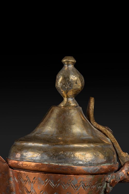 DALLAH Coffee Pot: 