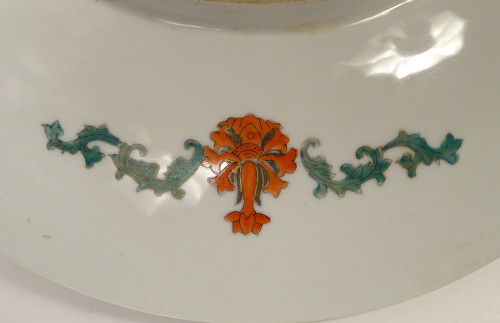 Große chinesische Porzellanplatte Imari Fisch Karpfen Blumen China Anfang 20.