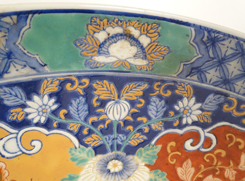 Große Platte Porzellan Imari Japan Pferde Blumen Schmetterlinge 46,5cm Anfang 20.