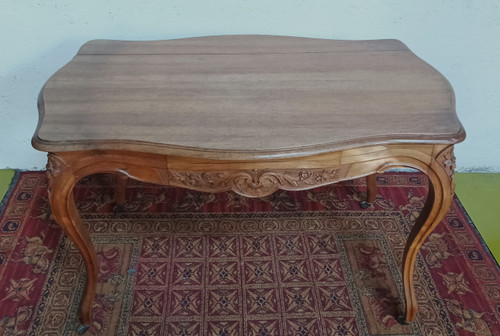 Louis XV middle table in walnut