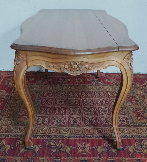 Louis XV middle table in walnut