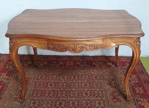 Louis XV middle table in walnut
