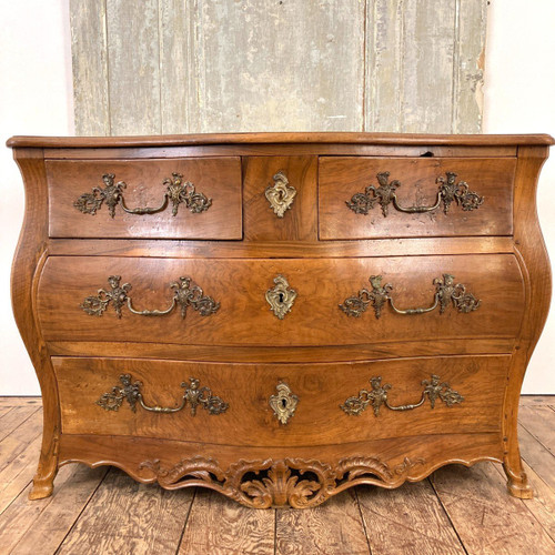 Geschwungene Kommode Louis XV Aus Nussbaumholz