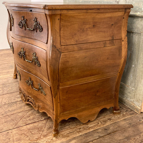 Geschwungene Kommode Louis XV Aus Nussbaumholz