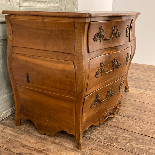 Geschwungene Kommode Louis XV Aus Nussbaumholz