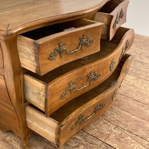Geschwungene Kommode Louis XV Aus Nussbaumholz