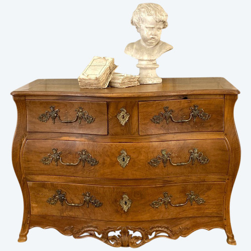 Geschwungene Kommode Louis XV Aus Nussbaumholz
