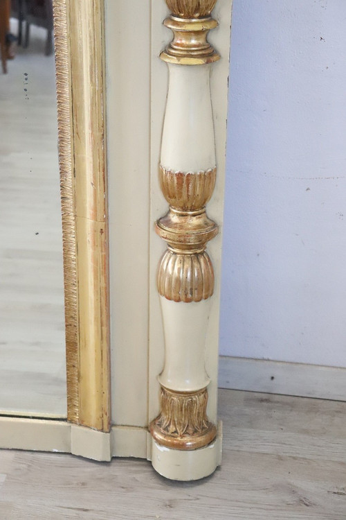 Miroir Doré Et Laqué de la période néoclassique