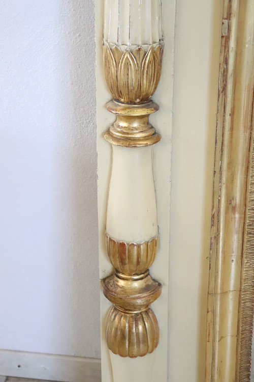Miroir Doré Et Laqué de la période néoclassique