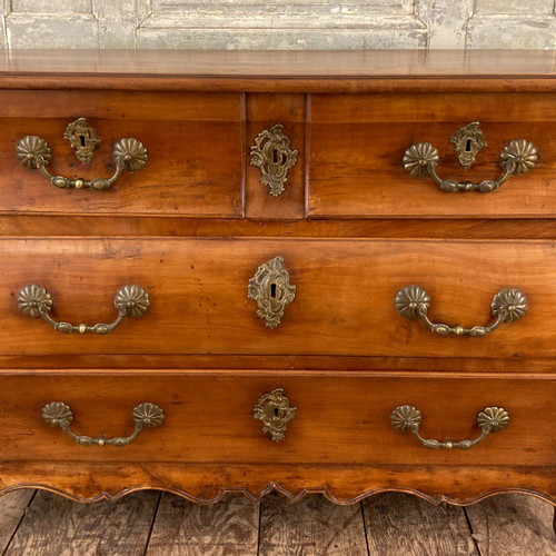 Cassettone curvo del XVIII secolo