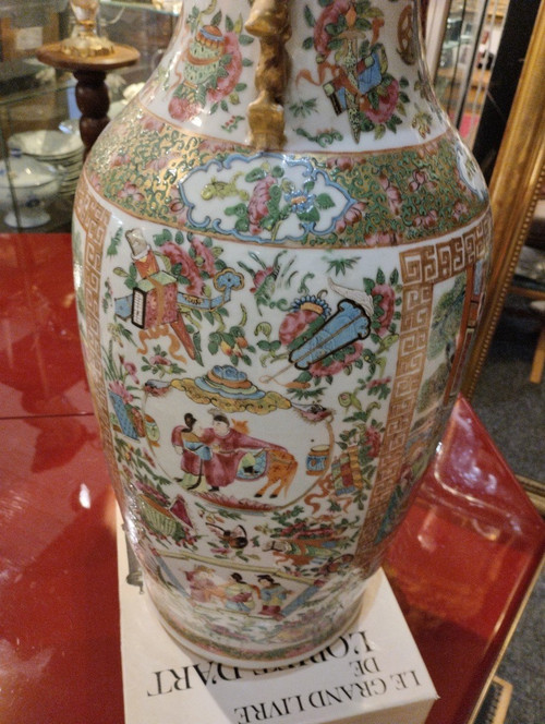 Paire De Vases - Chine - Dynastie Qing - Canton - Fin XIX E S.