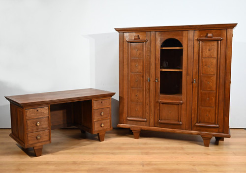 Oak bookcase with three doors