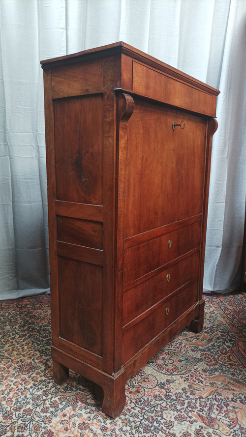 Secrétaire époque Restauration en noyer