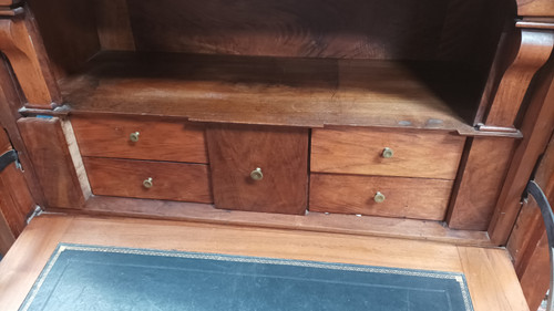 Secrétaire époque Restauration en noyer