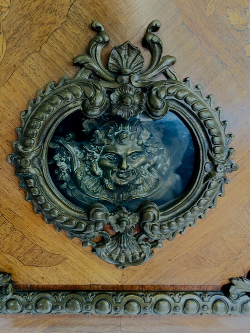 Louis XV style regulator in inlaid beach wood 20th century
