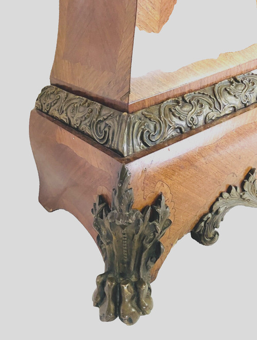 Louis XV style regulator in inlaid beach wood 20th century