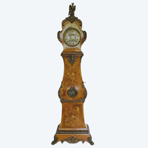 Louis XV style regulator in inlaid beach wood 20th century