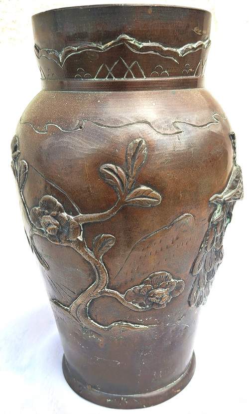 Japanische Bronzevase aus der Meiji-Zeit mit Vögeln und Blumen