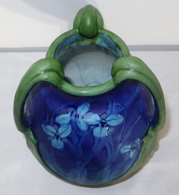 Vase à décor floral signé E. Lachenal – Fin XIXe 