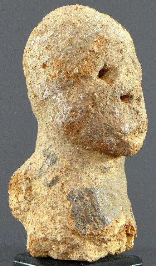 Nigeria, cultura Katsina, XIX secolo o precedente, testa in terracotta molto antica.