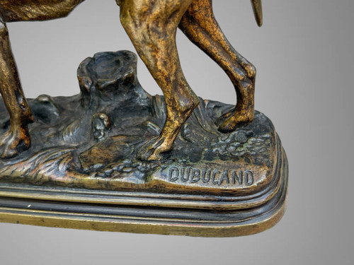 BRONZE ANCIEN SIGNÉ "ALFRED DUBUCAND 1828-1894 " REPRESENTANT UN CHIEN de CHASSE